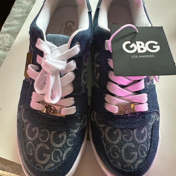 Women Guess sneakers awesome style NWT - Picture 6 of 8